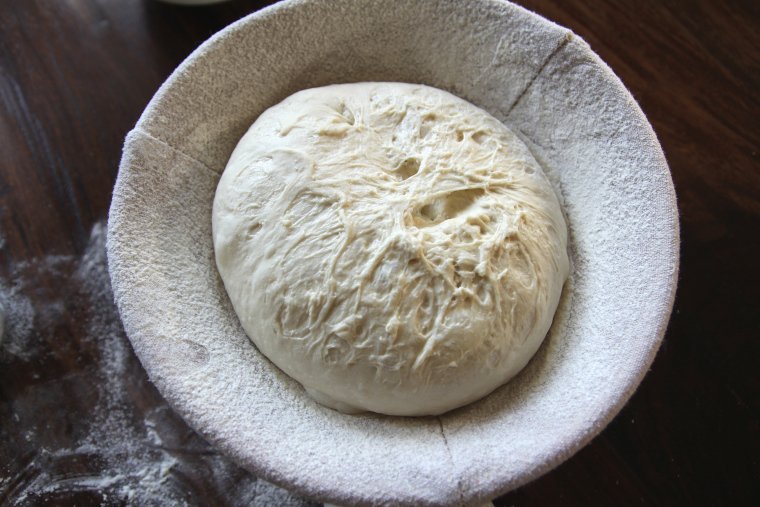 How do you transfer the dough from banneton to pan correctly?! : r