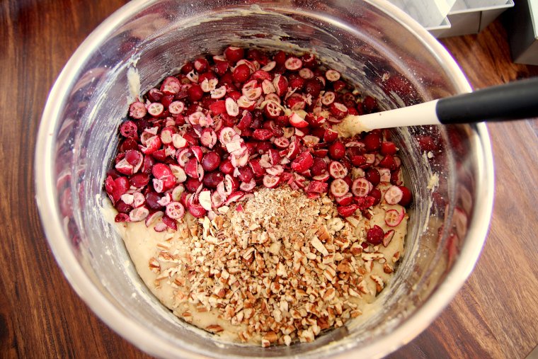 cranberry banana bread batter