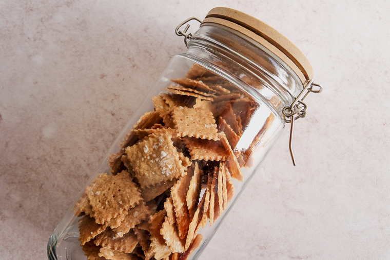 einkorn crackers (sourdough or not)